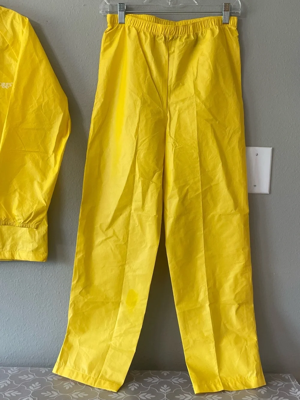 Frog Toggs Ultra-lite Waterproof Rain Suit Women Size MD Yellow Never Worn